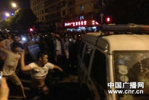 南宁万秀吃瓜事件视频,一场引发热议的网络视频风波