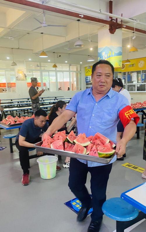 学校吃瓜学生事件,揭秘学生事件背后的真相与反思